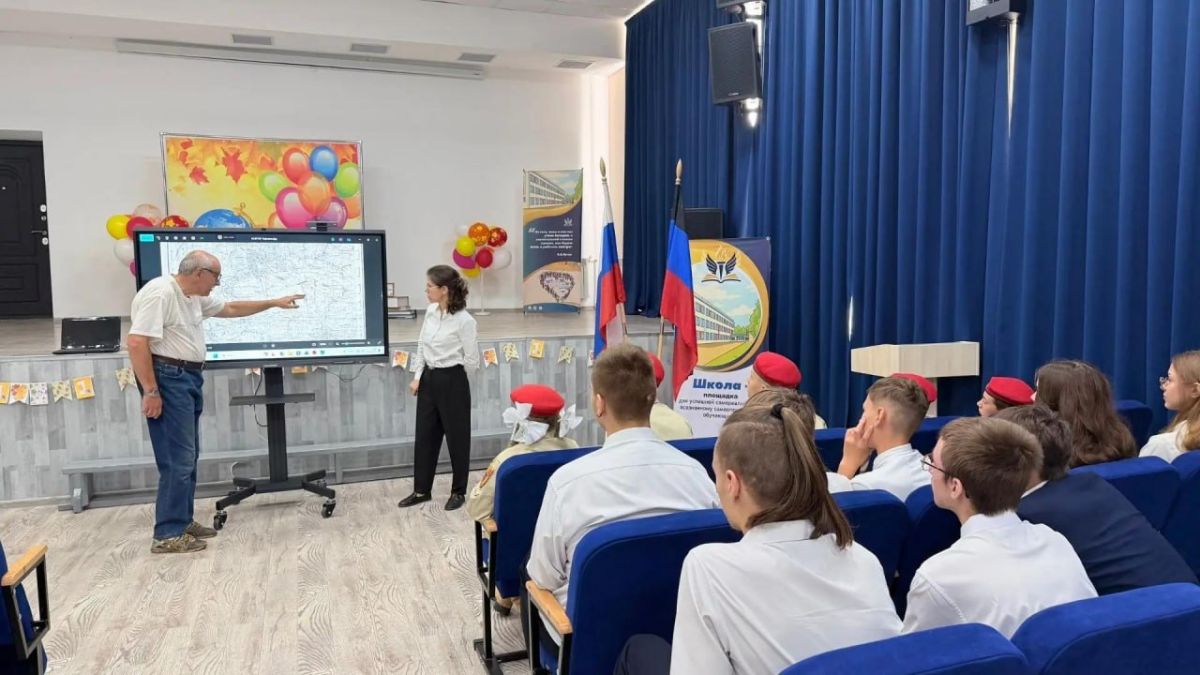 В Кировском проходят мероприятия ко Дню освобождения Донбасса от немецко-фашистских захватчиков В Кировском проходят мероприятия ко Дню освобождения Донбасса от немецко-фашистских захватчиков