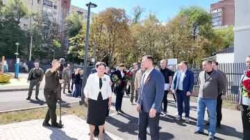 Денис Пушилин и Сергей Кириенко оценили обновленную после капремонта донецкую школу № 9 им. Героя России, Героя ДНР, генерал-майора Павла Клименко