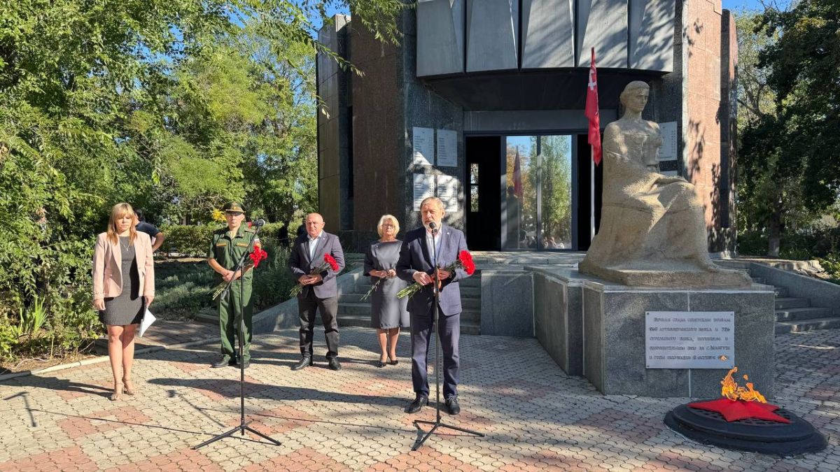 В Мангуше прошло торжественное мероприятие «Донбасс помнит и чтит», посвященный 83-й годовщине освобождения Донбасса В Мангуше прошло торжественное мероприятие «Донбасс помнит и чтит», посвященный 83-й годовщине освобождения Донбасса