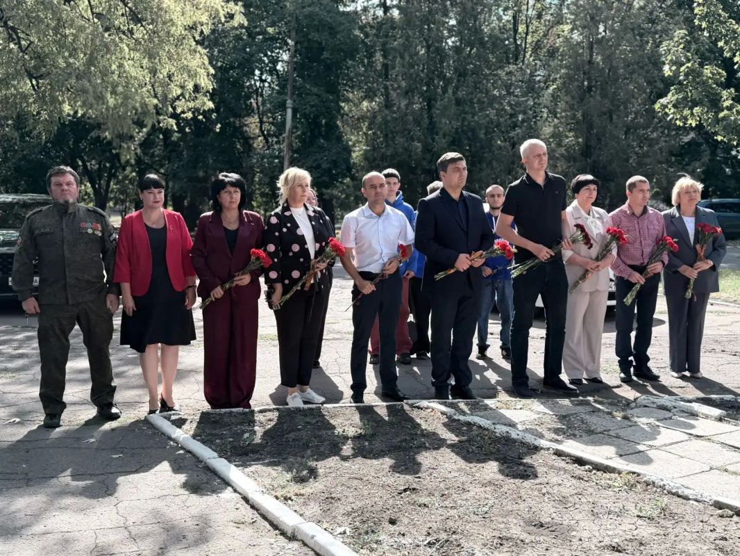 8 сентября – важнейшая дата в героической истории Донбасса, навечно вписанная в летопись нашего края 8 сентября – важнейшая дата в героической истории Донбасса, навечно вписанная в летопись нашего края