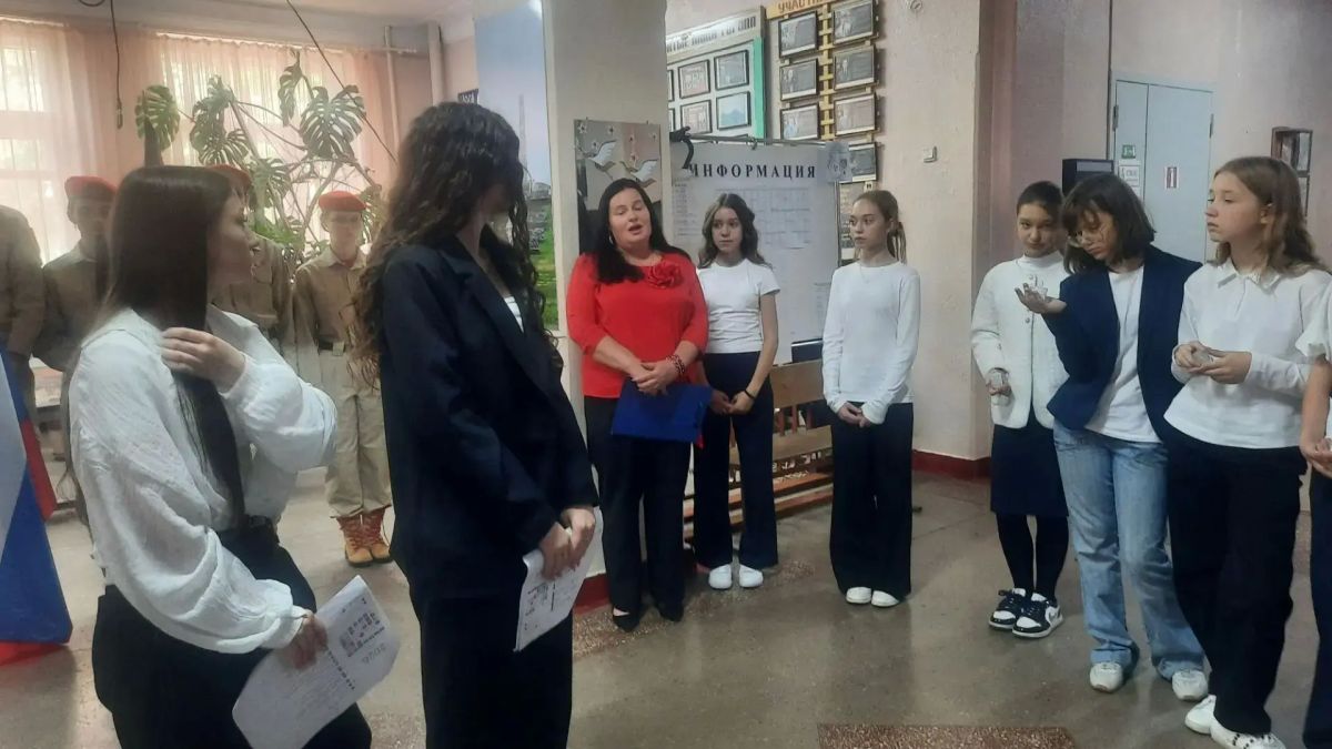 Сегодня обучающиеся и педагоги ГБОУ "Гимназия г. о. Торез" приняли участие в торжественном линейке, посвящённой Дню освобождения Донбасса "Мы помним и гордимся", которая прошла в музее боевой славы "Наш город- Торез" Сегодня обучающиеся и педагоги ГБОУ "Гимназия г. о. Торез" приняли участие в торжественном линейке, посвящённой Дню освобождения Донбасса "Мы помним и гордимся", которая прошла в музее боевой славы "Наш город- Торез"