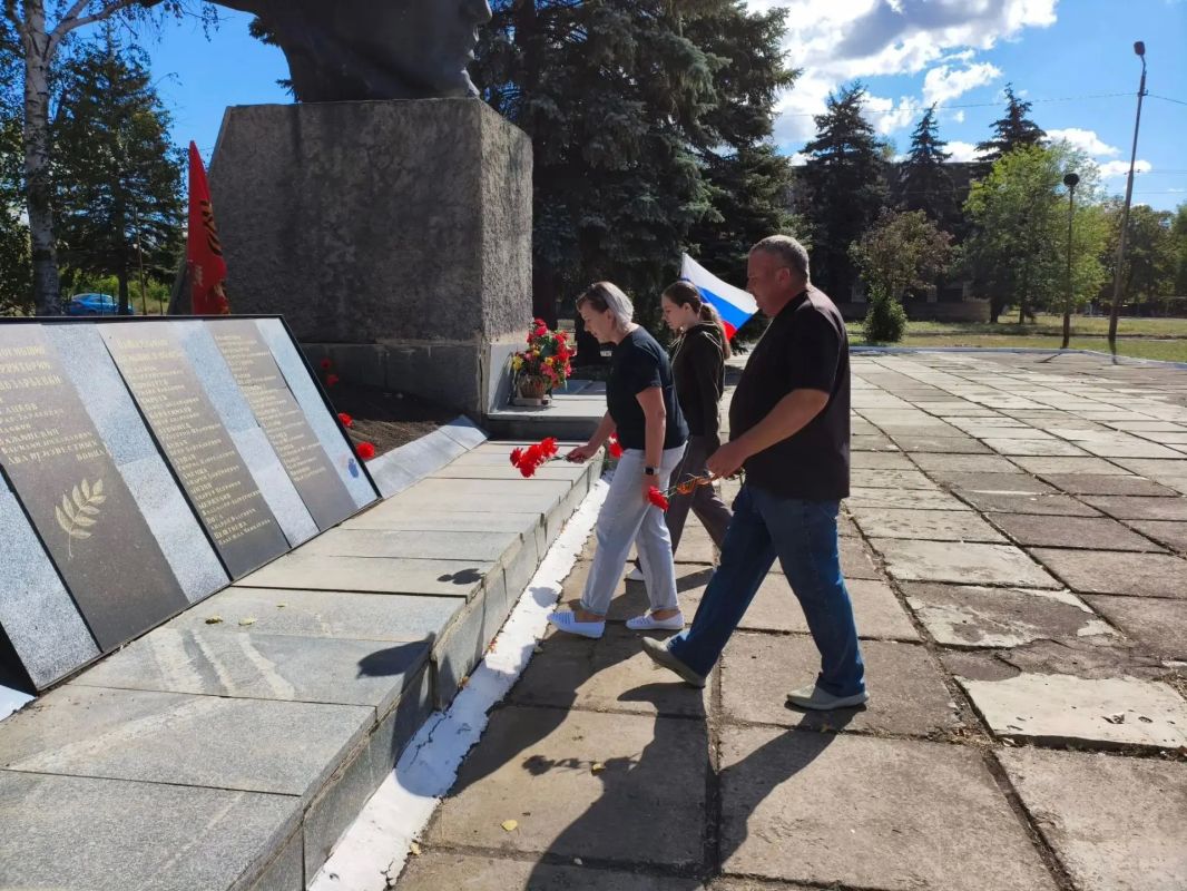 Сегодня в Старобешевском муниципальном округе прошли памятные мероприятия, приуроченные к Дню освобождения Донбасса от немецко-фашистских захватчиков Сегодня в Старобешевском муниципальном округе прошли памятные мероприятия, приуроченные к Дню освобождения Донбасса от немецко-фашистских захватчиков