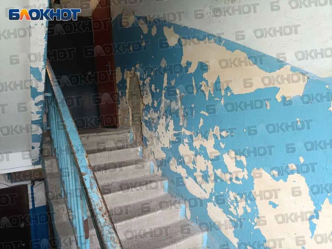 Портал в ад: в доме у ЖД-вокзала осыпаются стены, но у фонда МКД ДНР «нет денег на ремонт» Портал в ад: в доме у ЖД-вокзала осыпаются стены, но у фонда МКД ДНР «нет денег на ремонт»