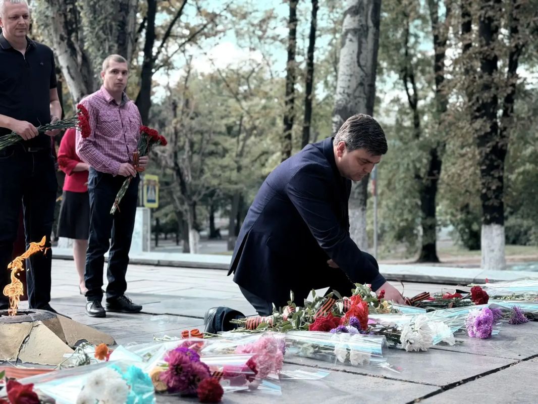 8 сентября – важнейшая дата в героической истории Донбасса, навечно вписанная в летопись нашего края 8 сентября – важнейшая дата в героической истории Донбасса, навечно вписанная в летопись нашего края
