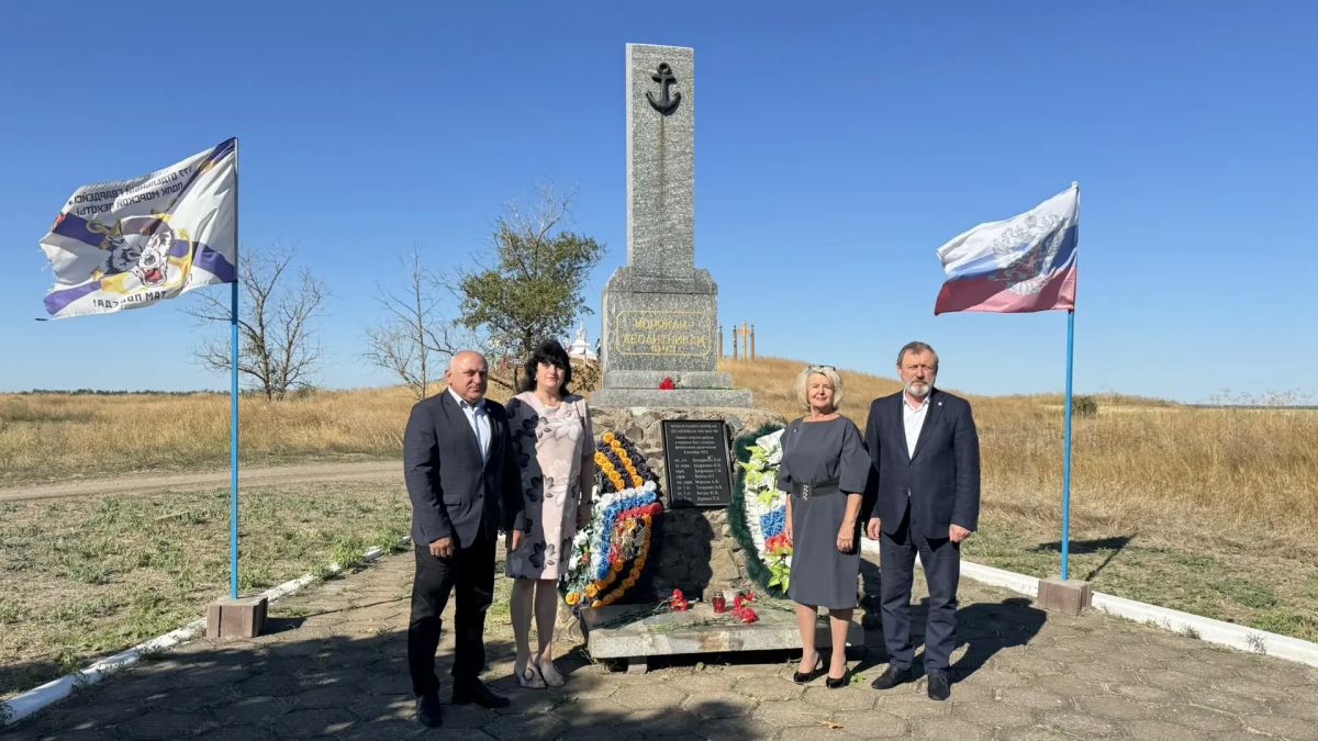 Борис Трима: В памятный день 83-й годовщины освобождения Донбасса продолжаем возложения к мемориалам Борис Трима: В памятный день 83-й годовщины освобождения Донбасса продолжаем возложения к мемориалам