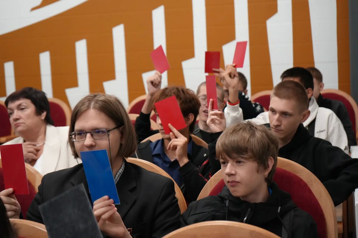 Михаил Желтяков: 8 сентября, в день 83-й годовщины освобождения Донбасса от немецко-фашистских захватчиков, студенты Шахтерского колледжа кино и телевидения им. А.А. Ханжонкова приняли участие в культурно-просветительской... Михаил Желтяков: 8 сентября, в день 83-й годовщины освобождения Донбасса от немецко-фашистских захватчиков, студенты Шахтерского колледжа кино и телевидения им. А.А. Ханжонкова приняли участие в культурно-просветительской...