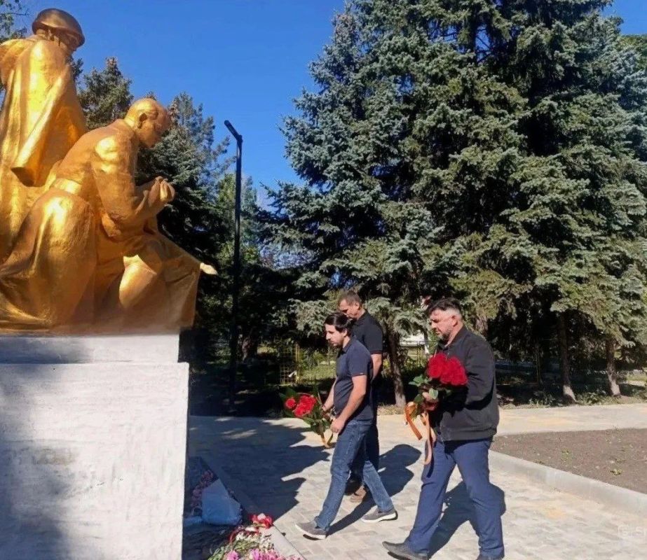 В Ждановке прошло мероприятие, посвященное Дню освобождения Донбасса В Ждановке прошло мероприятие, посвященное Дню освобождения Донбасса