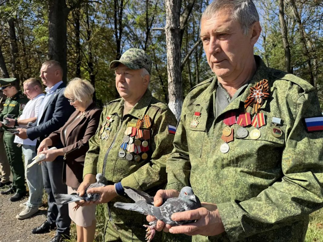 Александр Шатов: Жители Шахтерского округа почтили память освободителей Донбасса Александр Шатов: Жители Шахтерского округа почтили память освободителей Донбасса