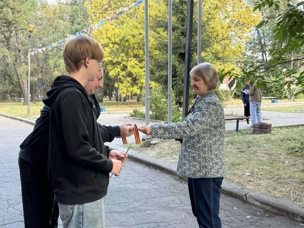 8 сентября, в день 83-й годовщины освобождения Донбасса от немецко-фашистских захватчиков, в рамках партийного проекта Единой России «Историческая память», проекта «Эхо времен» Общественного Движения «Донецкая Республика» в... 8 сентября, в день 83-й годовщины освобождения Донбасса от немецко-фашистских захватчиков, в рамках партийного проекта Единой России «Историческая память», проекта «Эхо времен» Общественного Движения «Донецкая Республика» в...
