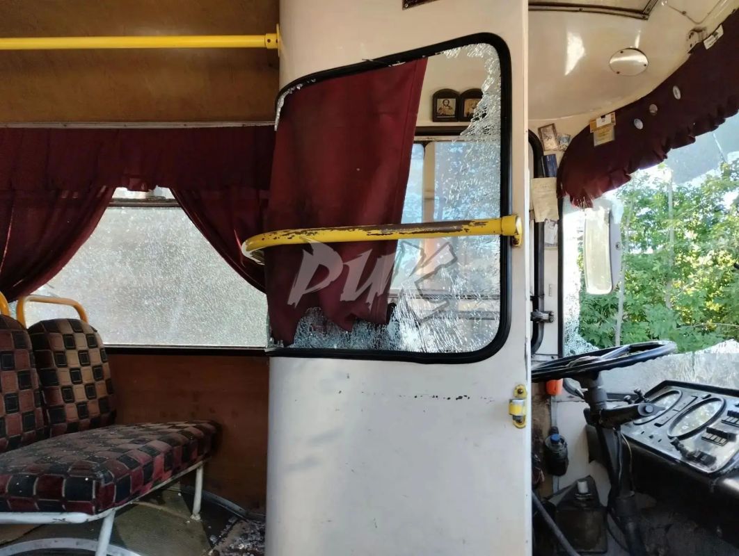Иван Приходько: Повреждённый в результате атаки БПЛА ВФУ 07.09.2026 пассажирский автобус в Никитовском районе Горловки Иван Приходько: Повреждённый в результате атаки БПЛА ВФУ 07.09.2026 пассажирский автобус в Никитовском районе Горловки