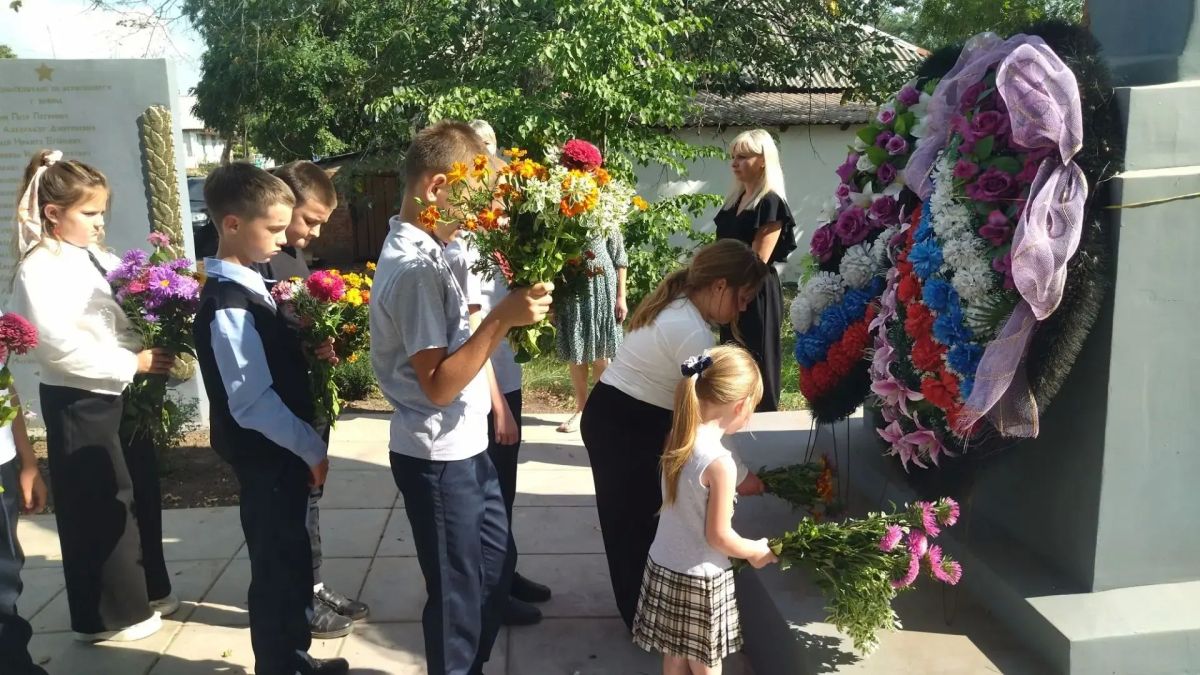 В учреждениях культуры Снежного прошли памятные мероприятия ко Дню освобождения Донбасса В учреждениях культуры Снежного прошли памятные мероприятия ко Дню освобождения Донбасса