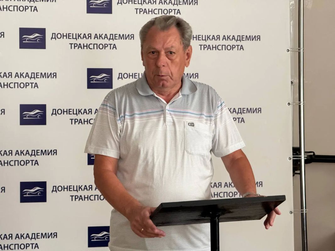 7 сентября 2026 г., в канун Дня освобождения Донбасса от немецко-фашистских захватчиков, в Донецкой академии транспорта при участии активистов первичного отделения Движения Первых и членов студенческого военно-исторического... 7 сентября 2026 г., в канун Дня освобождения Донбасса от немецко-фашистских захватчиков, в Донецкой академии транспорта при участии активистов первичного отделения Движения Первых и членов студенческого военно-исторического...
