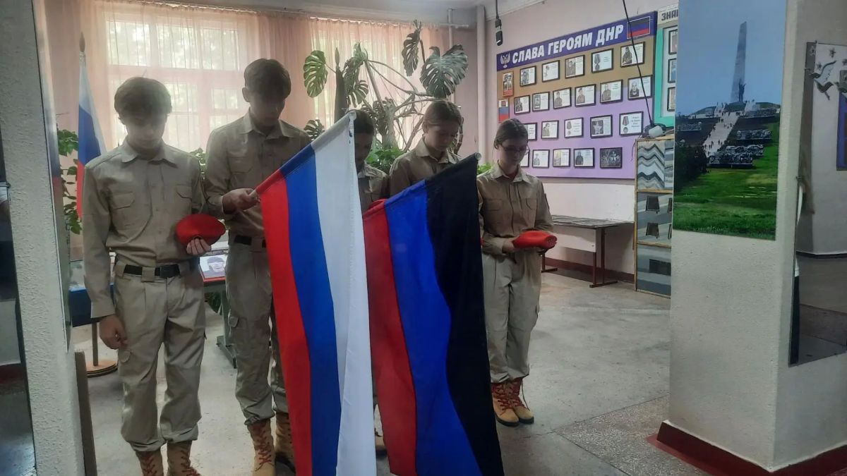 Сегодня обучающиеся и педагоги ГБОУ "Гимназия г. о. Торез" приняли участие в торжественном линейке, посвящённой Дню освобождения Донбасса "Мы помним и гордимся", которая прошла в музее боевой славы "Наш город- Торез" Сегодня обучающиеся и педагоги ГБОУ "Гимназия г. о. Торез" приняли участие в торжественном линейке, посвящённой Дню освобождения Донбасса "Мы помним и гордимся", которая прошла в музее боевой славы "Наш город- Торез"