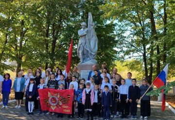 Донбасс. Помним, гордимся. В общеобразовательных учреждениях Старобешевского муниципального округа прошли памятные занятия, посвященные Дню освобождения Донбасса от немецко-фашистских захватчиков