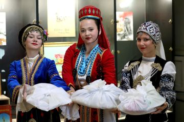 «Узоры слова». В библиотеке имени Н.К. Крупской прошла фольклорно-интеллектуальная программа «Узоры слова», посвящённая Дню языков народов России
