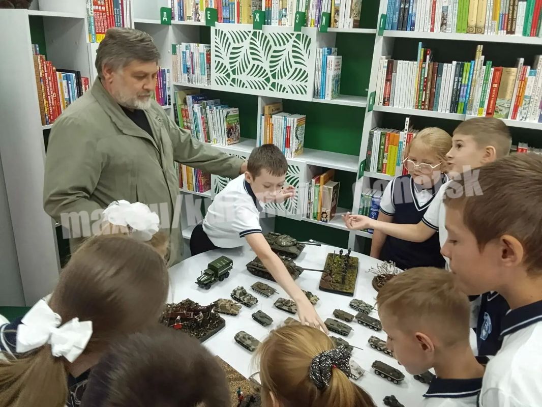 Алексей Кулемзин: Учреждения культуры подготовили насыщенную программу ко Дню освобождения Донбасса Алексей Кулемзин: Учреждения культуры подготовили насыщенную программу ко Дню освобождения Донбасса