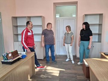 Депутат Амвросиевского муниципального совета Андрей Алиев провел встречу с сотрудниками Амвросиевского управления по газоснабжению и газификации
