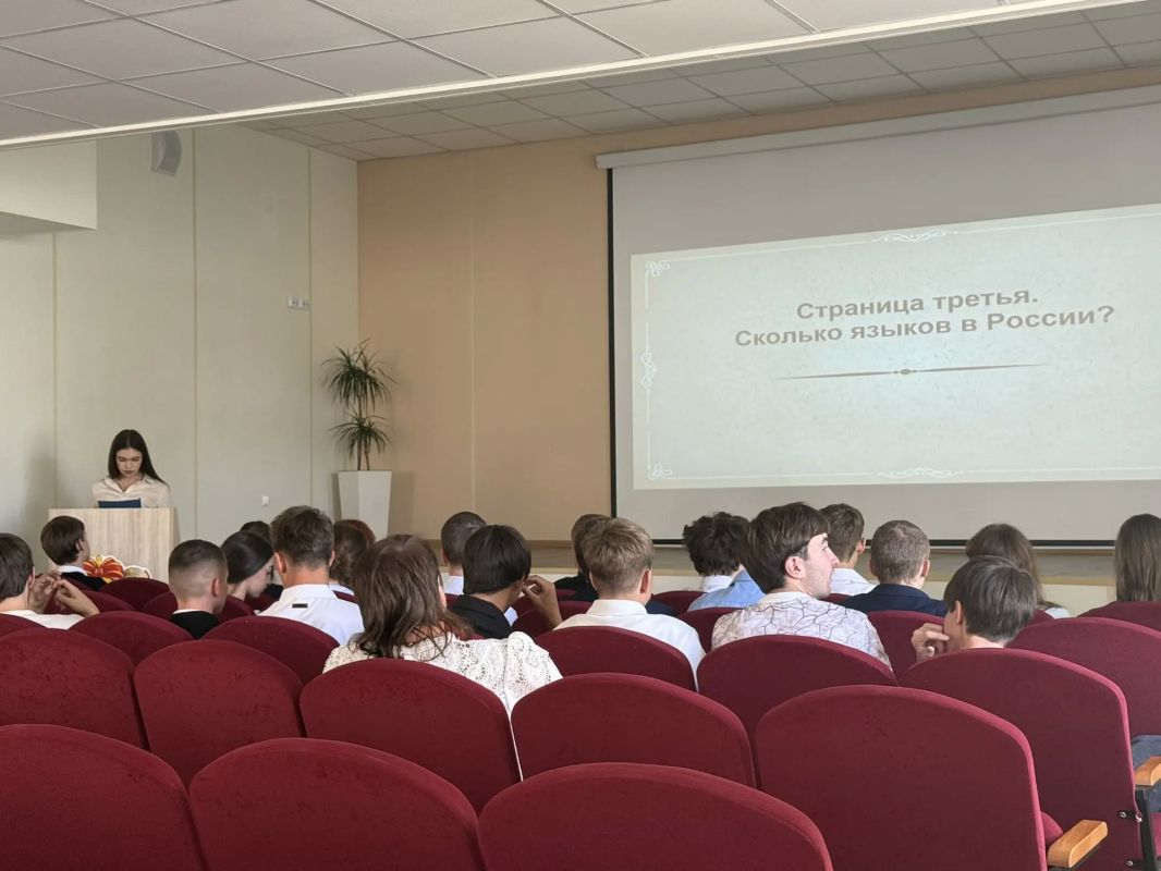 8 сентября в Тельмановской гимназии для учеников старших классов был проведен устный журнал" Языки народов России - наше общее богатство", посвященный Дню языков народов Российской Федерации 8 сентября в Тельмановской гимназии для учеников старших классов был проведен устный журнал" Языки народов России - наше общее богатство", посвященный Дню языков народов Российской Федерации