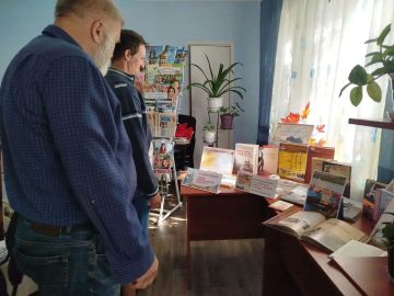К Дню освобождения Донбасса от немецко-фашистских захватчиков в библиотеке прошли исторический очерк и книжная выставка «В сердцах и книгах память о войне»
