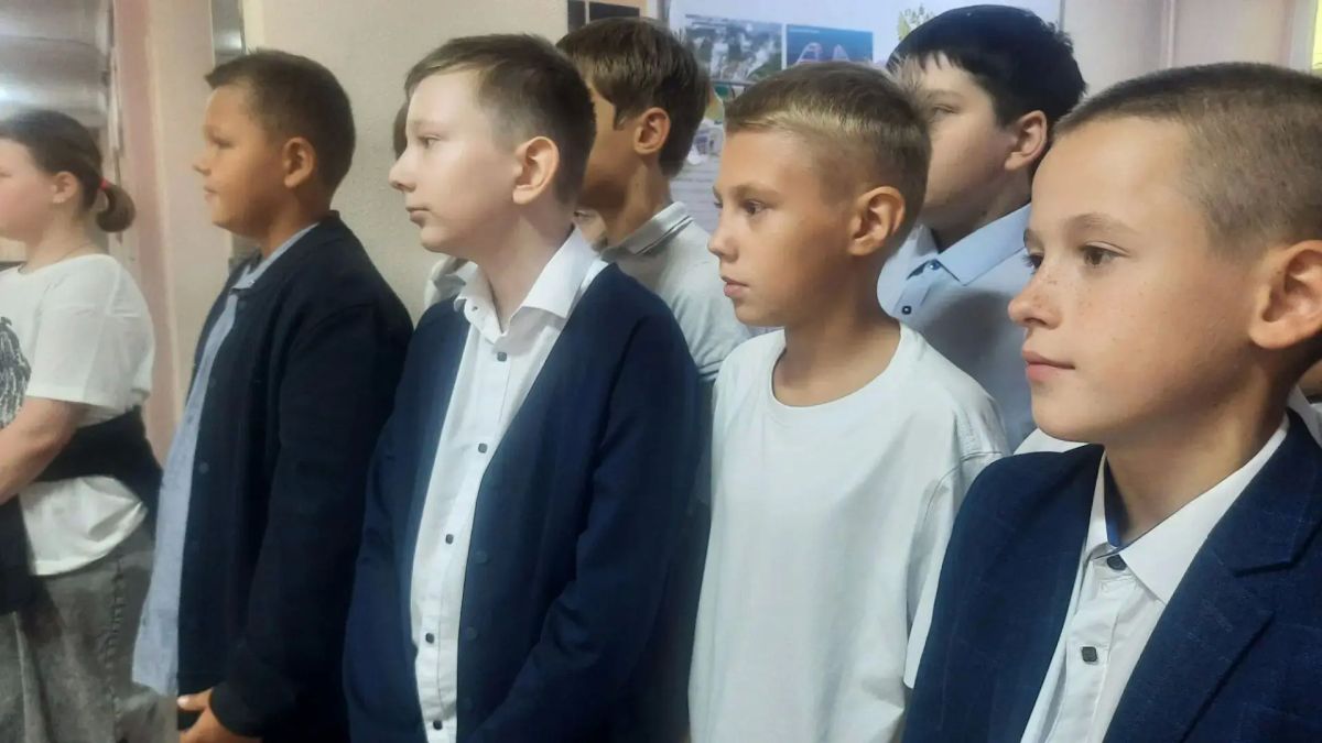 Сегодня обучающиеся и педагоги ГБОУ "Гимназия г. о. Торез" приняли участие в торжественном линейке, посвящённой Дню освобождения Донбасса "Мы помним и гордимся", которая прошла в музее боевой славы "Наш город- Торез" Сегодня обучающиеся и педагоги ГБОУ "Гимназия г. о. Торез" приняли участие в торжественном линейке, посвящённой Дню освобождения Донбасса "Мы помним и гордимся", которая прошла в музее боевой славы "Наш город- Торез"
