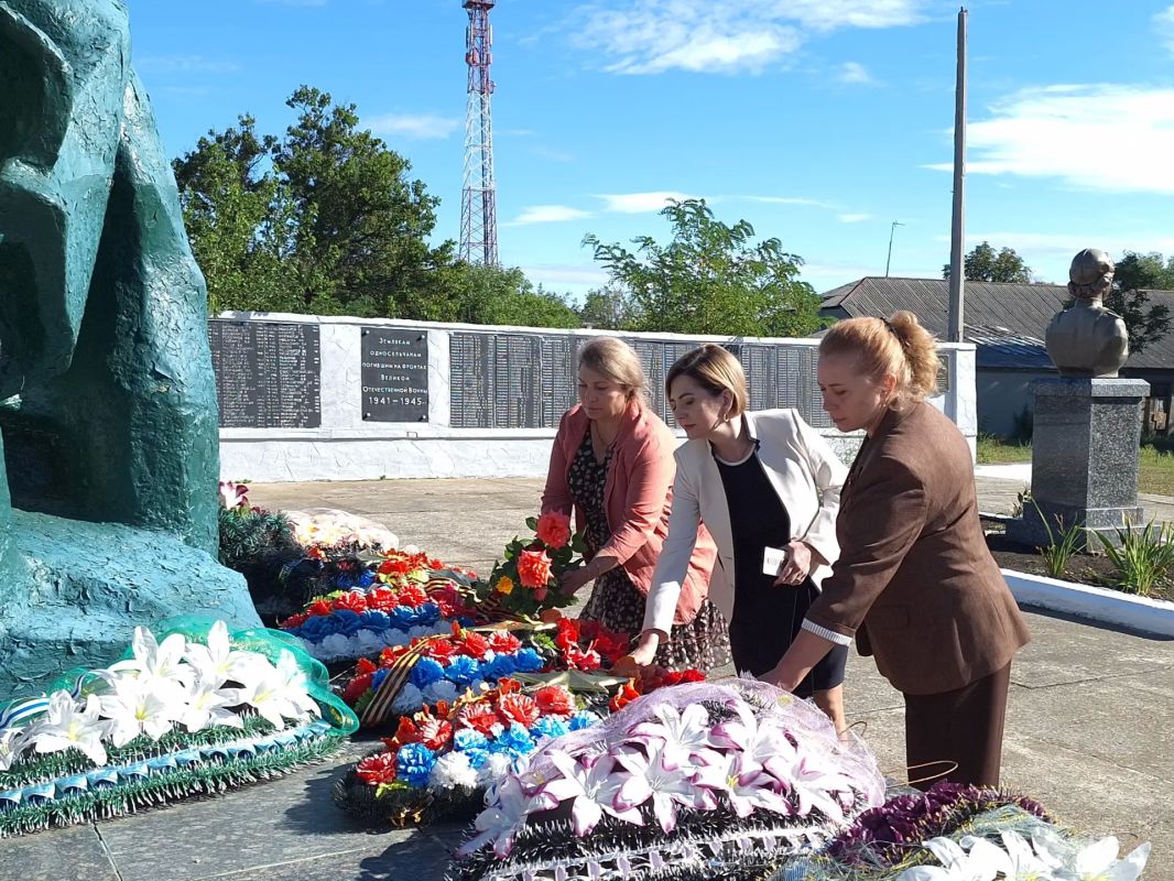 Александр Шатов: Жители Шахтерского округа почтили память освободителей Донбасса Александр Шатов: Жители Шахтерского округа почтили память освободителей Донбасса