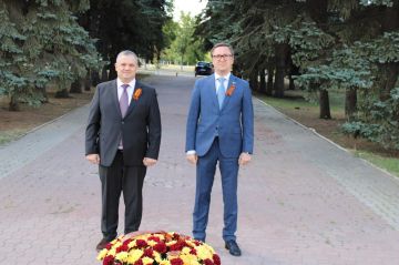 Сегодня, 8 сентября, в день 83-й годовщины освобождения Донбасса от немецко-фашистских захватчиков, первый заместитель главы администрации городского округа Горловка Донецкой Народной Республики Павел Калиниченко совместно с...