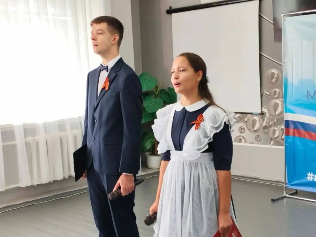 Сегодня, 08 сентября, в общеобразовательных учреждениях г.Моспино прошли линейки, посвящённые Дню освобождения Донбасса от немецко-фашистских захватчиков Сегодня, 08 сентября, в общеобразовательных учреждениях г.Моспино прошли линейки, посвящённые Дню освобождения Донбасса от немецко-фашистских захватчиков