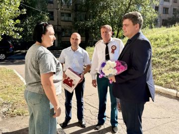 В Торезе почтили память героев не только словом, но и делом