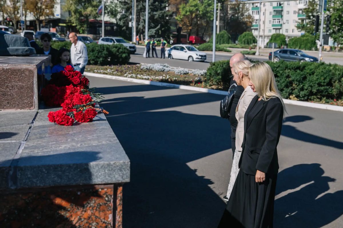 Антон Кольцов: В День освобождения Донбасса почтили память защитников Отечества всех времен Антон Кольцов: В День освобождения Донбасса почтили память защитников Отечества всех времен