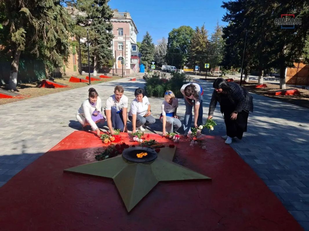 ФОТОРЕПОРТАЖ: ФИЛИАЛЫ ГУП ДНР "ДОНБАССТЕПЛОЭНЕРГО" ПОЧТИЛИ ПАМЯТЬ ВОИНОВ-ОСВОБОДИТЕЛЕЙ ДОНЕЦКОГО КРАЯ ФОТОРЕПОРТАЖ: ФИЛИАЛЫ ГУП ДНР "ДОНБАССТЕПЛОЭНЕРГО" ПОЧТИЛИ ПАМЯТЬ ВОИНОВ-ОСВОБОДИТЕЛЕЙ ДОНЕЦКОГО КРАЯ