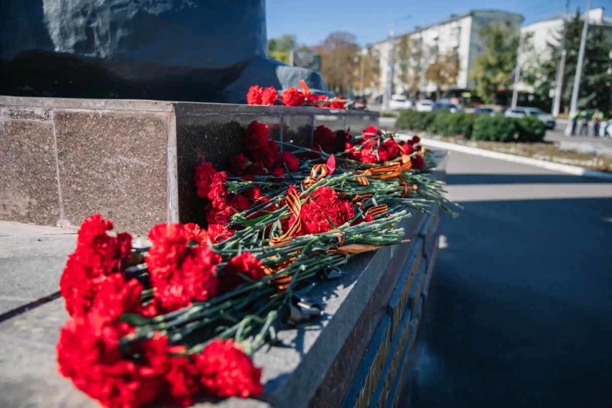Антон Кольцов: В День освобождения Донбасса почтили память защитников Отечества всех времен Антон Кольцов: В День освобождения Донбасса почтили память защитников Отечества всех времен