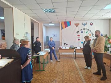 8 сентября, спикер-активист Алексей Боршош и депутат Народного Совета Донецкой Народной Республики Наталья Бурцева провели встречу с жителями Кировского района на подведомственной территории Государственного бюджетного...