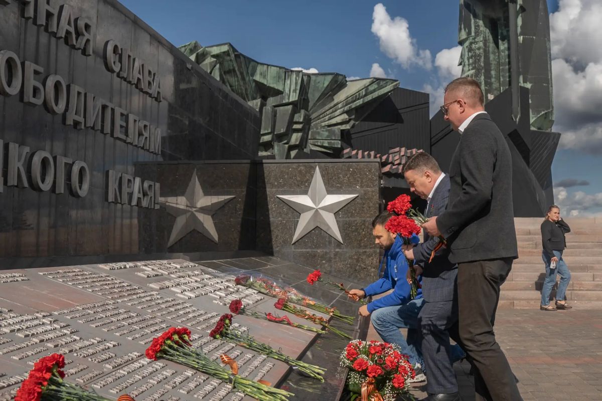 Сегодня — День освобождения Донбасса от немецко-фашистских захватчиков Сегодня — День освобождения Донбасса от немецко-фашистских захватчиков