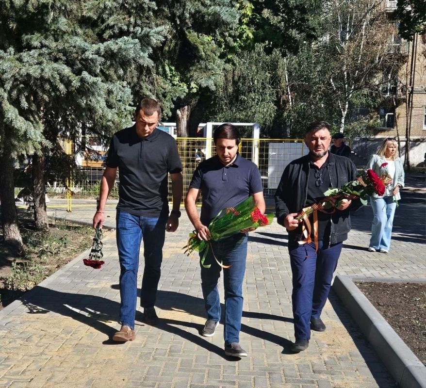 В Ждановке прошло мероприятие, посвященное Дню освобождения Донбасса В Ждановке прошло мероприятие, посвященное Дню освобождения Донбасса