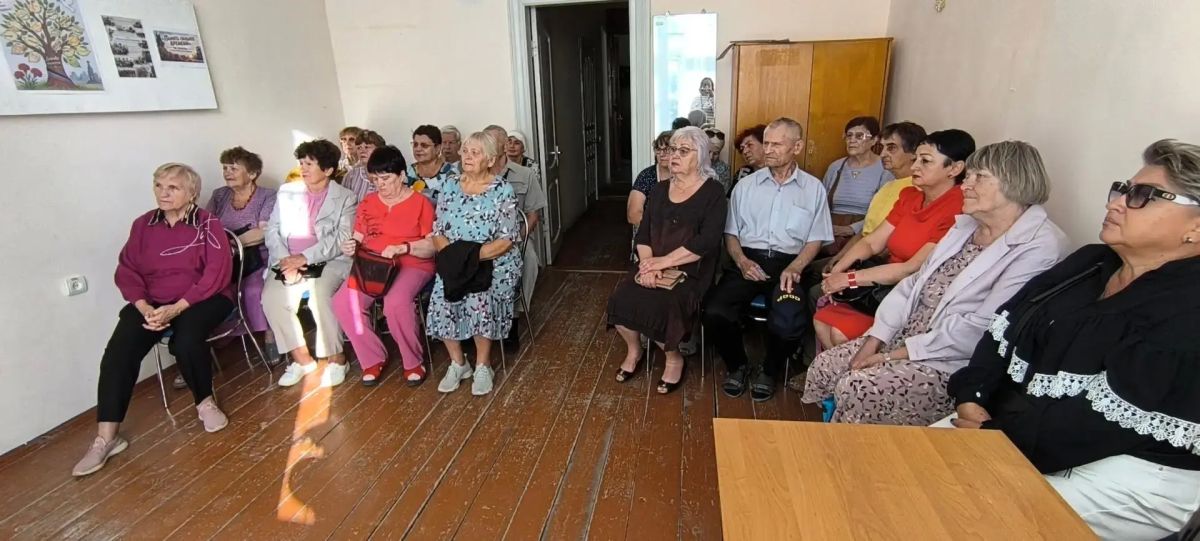 В городе Комсомольское прошел час памяти к 83-й годовщине освобождения Донбасса В городе Комсомольское прошел час памяти к 83-й годовщине освобождения Донбасса