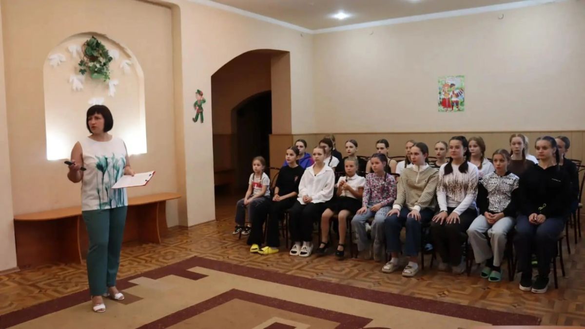 Александр Подгорный: В Муниципальном бюджетном учреждении «Городской дворец культуры им. В. Г. Кирсановой», Дворец культуры «ЯКХЗ» для участников художественной самодеятельности прошла игра-викторина «Как говорит Россия»... Александр Подгорный: В Муниципальном бюджетном учреждении «Городской дворец культуры им. В. Г. Кирсановой», Дворец культуры «ЯКХЗ» для участников художественной самодеятельности прошла игра-викторина «Как говорит Россия»...