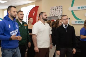 Принял участие в открытии молодёжного центра в Старобешево