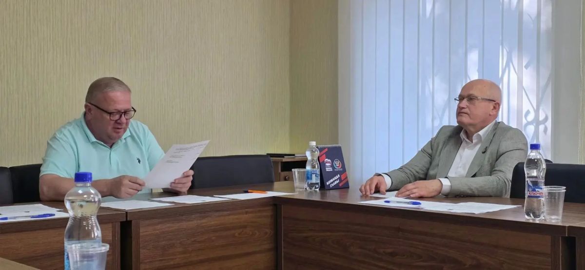 РАБОТА КОМИТЕТОВ. Под председательством Михаила Рыбакова в Донецком городском совете состоялось заседание постоянного комитета по вопросам местного самоуправления, регламента, кадров и депутатской этики РАБОТА КОМИТЕТОВ. Под председательством Михаила Рыбакова в Донецком городском совете состоялось заседание постоянного комитета по вопросам местного самоуправления, регламента, кадров и депутатской этики