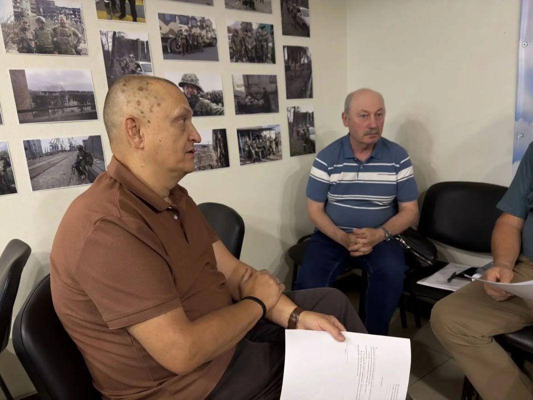 Дмитрий Огилец: Провел экскурсию в Доме Ветерана для ветеранов пограничных войск Дмитрий Огилец: Провел экскурсию в Доме Ветерана для ветеранов пограничных войск