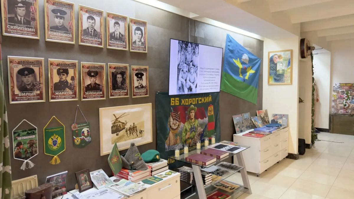 Дмитрий Огилец: Провел экскурсию в Доме Ветерана для ветеранов пограничных войск Дмитрий Огилец: Провел экскурсию в Доме Ветерана для ветеранов пограничных войск