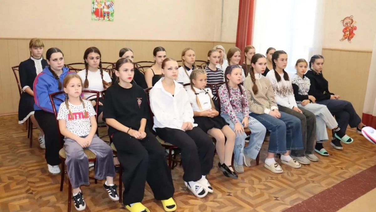 Александр Подгорный: В Муниципальном бюджетном учреждении «Городской дворец культуры им. В. Г. Кирсановой», Дворец культуры «ЯКХЗ» для участников художественной самодеятельности прошла игра-викторина «Как говорит Россия»... Александр Подгорный: В Муниципальном бюджетном учреждении «Городской дворец культуры им. В. Г. Кирсановой», Дворец культуры «ЯКХЗ» для участников художественной самодеятельности прошла игра-викторина «Как говорит Россия»...