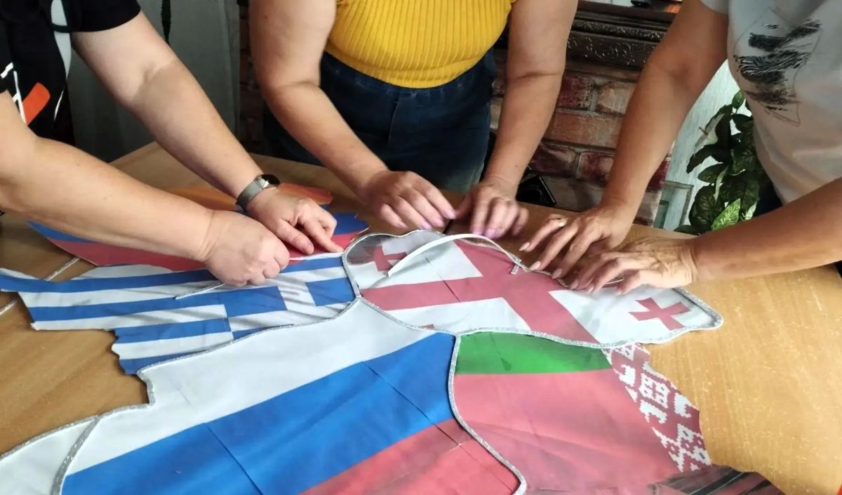 В Советском районе состоялась акция «Макеевка в цветах», приуроченная к 336-летию рождения города В Советском районе состоялась акция «Макеевка в цветах», приуроченная к 336-летию рождения города