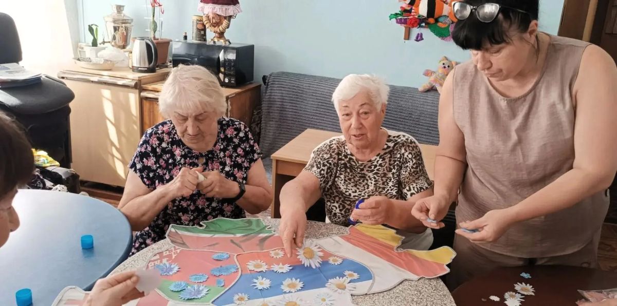 В Советском районе состоялась акция «Макеевка в цветах», приуроченная к 336-летию рождения города В Советском районе состоялась акция «Макеевка в цветах», приуроченная к 336-летию рождения города
