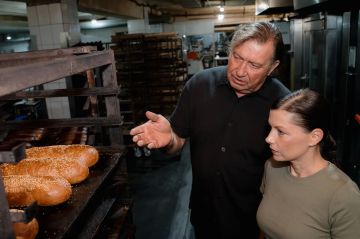 Ирина Куксенкова: Аромат на хлебозаводе в Пролетарском районе Донецка сразу вызывает непреодолимое желание, как в детстве, пока идешь из магазина с хлебом, съесть полбатона
