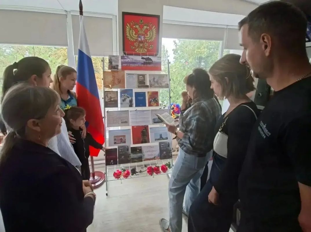 В преддверии Дня освобождения Донбасса от немецко-фашистских захватчиков библиотеки Мангушского округа провели цикл патриотических мероприятий, чтобы напомнить жителям о героических страницах истории родного края В преддверии Дня освобождения Донбасса от немецко-фашистских захватчиков библиотеки Мангушского округа провели цикл патриотических мероприятий, чтобы напомнить жителям о героических страницах истории родного края