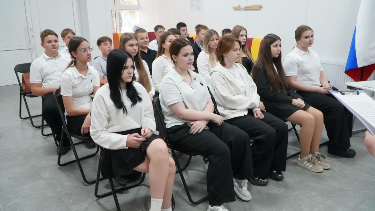 День освобождения Донбасса состоялся в Амвросиевской Центральной библиотечной системе День освобождения Донбасса состоялся в Амвросиевской Центральной библиотечной системе