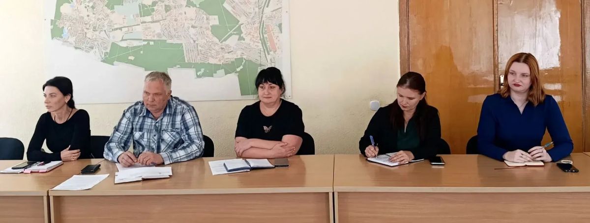 Наталья Бегуненко: Сегодня, 9 сентября, руководитель Управы Петровского внутригородского района Администрации г.о. Донецк Бегуненко Наталья Ивановна провела еженедельное аппаратное совещание Наталья Бегуненко: Сегодня, 9 сентября, руководитель Управы Петровского внутригородского района Администрации г.о. Донецк Бегуненко Наталья Ивановна провела еженедельное аппаратное совещание