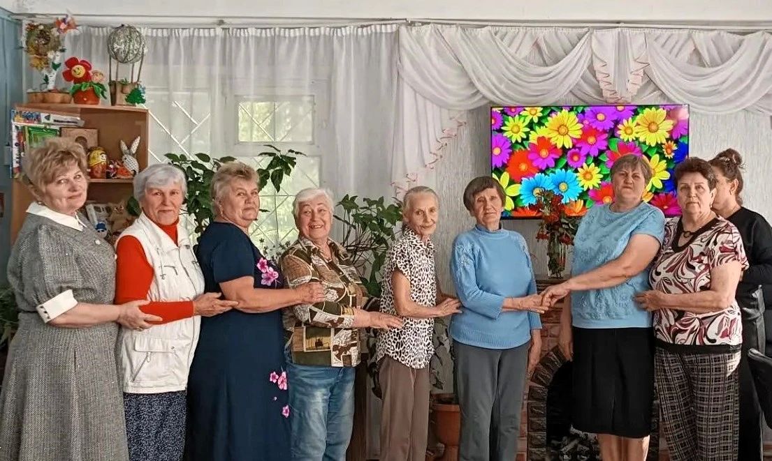В Советском районе состоялась акция «Макеевка в цветах», приуроченная к 336-летию рождения города В Советском районе состоялась акция «Макеевка в цветах», приуроченная к 336-летию рождения города