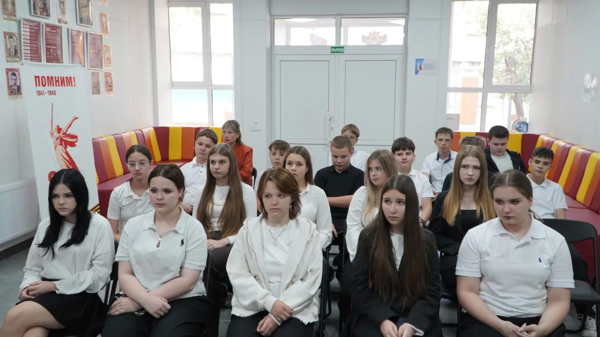 День освобождения Донбасса состоялся в Амвросиевской Центральной библиотечной системе День освобождения Донбасса состоялся в Амвросиевской Центральной библиотечной системе