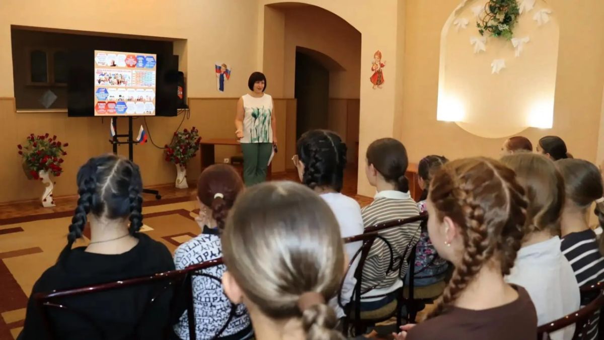 Александр Подгорный: В Муниципальном бюджетном учреждении «Городской дворец культуры им. В. Г. Кирсановой», Дворец культуры «ЯКХЗ» для участников художественной самодеятельности прошла игра-викторина «Как говорит Россия»... Александр Подгорный: В Муниципальном бюджетном учреждении «Городской дворец культуры им. В. Г. Кирсановой», Дворец культуры «ЯКХЗ» для участников художественной самодеятельности прошла игра-викторина «Как говорит Россия»...